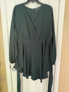 Deep Green V-Neck Mini Dress with Tie Waist